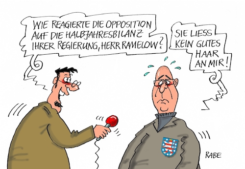 Cartoon: Halbzeit (medium) by RABE tagged thüringen,landesregierung,ministerpräsident,ramelow,halbzeit,zwischenbilanz,opposition,linke,grüne,spd,rabe,ralf,böhme,cartoon,karikatur,pressezeichnung,farbcartoon,tagescartoon,landeschef,cdu,mohring,haar,haare,glatze,haarausfall,kopfhaut,kahlkopf,glatzkopf,thüringen,landesregierung,ministerpräsident,ramelow,halbzeit,zwischenbilanz,opposition,linke,grüne,spd,rabe,ralf,böhme,cartoon,karikatur,pressezeichnung,farbcartoon,tagescartoon,landeschef,cdu,mohring,haar,haare,glatze,haarausfall,kopfhaut,kahlkopf,glatzkopf