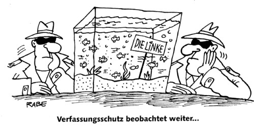 Cartoon: Kleine Fischchen (medium) by RABE tagged linke,sozialisten,kommunisten,pds,gysi,lötzsch,ernst,sed,ddr,regime,überwachung,bespitzelung,verfassungsschutz,geheimdienst,lka,bka,innenminister,bundesinnenminister,friedrich,csu,schlapphüte,trenchcoat,aquarium,fische,goldfische,wasser,männer,innnenminister,bundesinnenminister,bundesregierung,pds,sed,ddr,linke,sozialisten,kommunisten,gysi