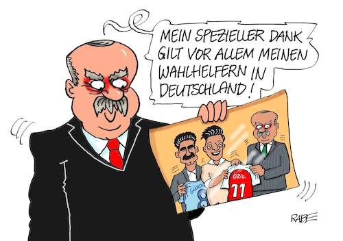 Cartoon: Wahlhelferlein (medium) by RABE tagged özil,gündogan,erdogan,wahlkampf,wahlhilfe,fußballtrikot,trikottausch,rabe,ralf,böhme,cartoon,karikatur,pressezeichnung,farbcartoon,tagescartoon,schmutz,schmutzflecke,wm,russland,kader,aufstellung,wahlmanipulation,menschenrechte,präsidialsystem,wahlbetrug,özil,gündogan,erdogan,wahlkampf,wahlhilfe,fußballtrikot,trikottausch,rabe,ralf,böhme,cartoon,karikatur,pressezeichnung,farbcartoon,tagescartoon,schmutz,schmutzflecke,wm,russland,kader,aufstellung,wahlmanipulation,menschenrechte,präsidialsystem,wahlbetrug