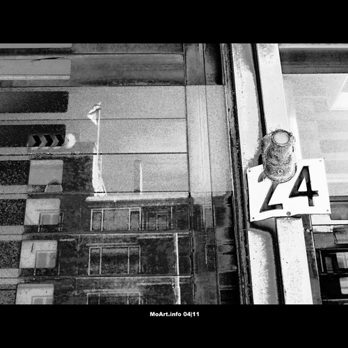 Cartoon: MH - Number 24 (medium) by MoArt Rotterdam tagged tags,rotterdam,moart,moartcards,huisnummer,number,nummer,24,deur,door,reflection,weerspiegeling
