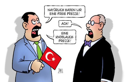 Cartoon: Koblauchpresse (medium) by Harm Bengen tagged koblauchpresse,pressefreiheit,türkei,zeitung,gefängnis,deniz,yücel,reporter,harm,bengen,cartoon,karikatur,koblauchpresse,pressefreiheit,türkei,zeitung,gefängnis,deniz,yücel,reporter,harm,bengen,cartoon,karikatur