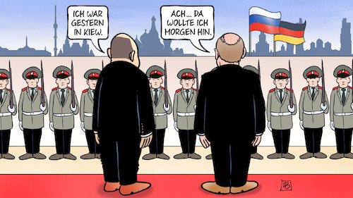 Cartoon: Scholz bei Putin (medium) by Harm Bengen tagged kiew,moskau,scholz,putin,deutschalnd,bundeskanzler,ukraine,staatsbesuch,staatsempfang,soldaten,russland,krieg,harm,bengen,cartoon,karikatur,kiew,moskau,scholz,putin,deutschalnd,bundeskanzler,ukraine,staatsbesuch,staatsempfang,soldaten,russland,krieg,harm,bengen,cartoon,karikatur