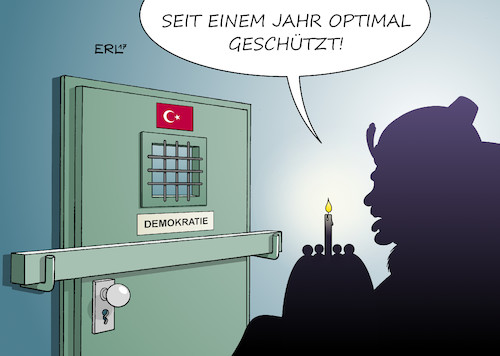 Cartoon: 1 Jahr Putschversuch (medium) by Erl tagged türkei,putsch,versuch,präsident,erdogan,säuberung,verhaftungen,militär,journalisten,lehrer,einschnitt,pressefreiheit,meinungsfreiheit,grundrechte,umbau,demokratie,präsidialsystem,autokratie,alleinherrschaft,sultan,gefängnis,geburtstagskuchen,kerze,gedenken,schutz,karikatur,erl,türkei,putsch,versuch,präsident,erdogan,säuberung,verhaftungen,militär,journalisten,lehrer,einschnitt,pressefreiheit,meinungsfreiheit,grundrechte,umbau,demokratie,präsidialsystem,autokratie,alleinherrschaft,sultan,gefängnis,geburtstagskuchen,kerze,gedenken,schutz,karikatur,erl