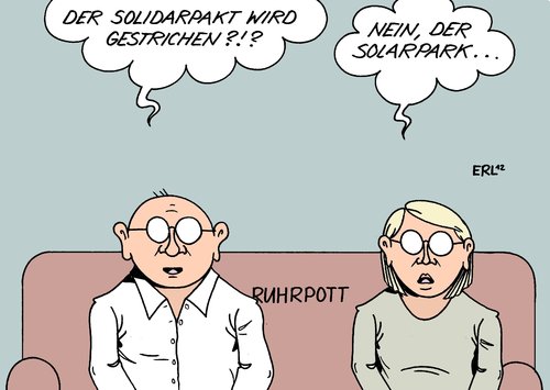 Cartoon: Solidarpakt (medium) by Erl tagged solarpark,solarförderung,streichung,bundesregierung,pleite,bankrott,schulden,gemeinden,städte,ruhrpott,ruhrgebiet,west,reich,arm,hilfe,subvention,geld,ost,solidarpakt,bürgermeister,ruhrgebiet,ruhrpott,ausstieg,solidarpakt,ost,westen,deutschland