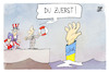 Cartoon: Hilfe für die Ukraine (small) by Kostas Koufogiorgos tagged karikatur,koufogiorgos,ukraine,usa,deutschland,hilfe,ertrinken,krieg