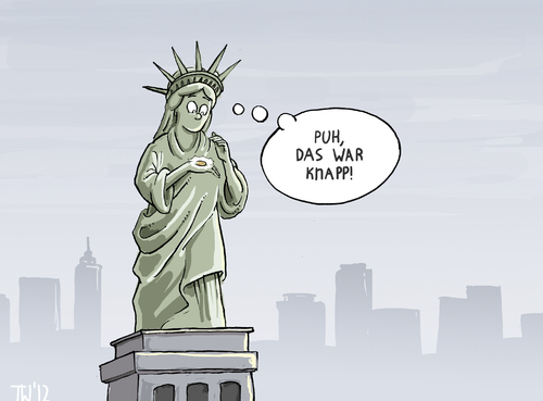 Cartoon: Münzwurf-Wahl 2012 - Obama (medium) by Tobias Wieland tagged an,kopf,präsident,freiheitsstatue,liberty,of,statue,karikatur,obama,romney,wahl,usa,münzwurf,knapp,rennen,amerika,usa,wahl,romney,obama,präsident,kopf,an,münzwurf,knapp,rennen,amerika