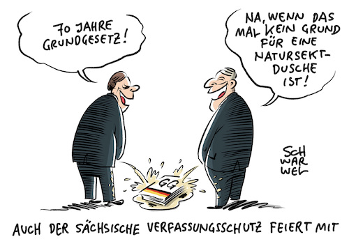 Cartoon: wirsindmehr Verfassungsschutz (medium) by Schwarwel tagged wirsindmehr,konzert,chemnitz,2018,die,titen,hosen,kiz,feine,sahe,fischfilet,alerta,antifacista,nazis,raus,nonazis,antifa,antifaschismus,faschismus,nazi,sächsischer,verfassungsschutz,linksextremistisch,linksextrem,linksextremismus,musikszene,festival,musik,bands,links,pegida,rechts,rechtsextremismus,rechtsextrem,faschisten,demokratie,demokratisch,grundgesetz,verfassungsschutzbericht,neonazis,ausschreitungen,rassismus,rassistisch,ausländer,ausländerhass,ausländerfeindlichkeit,kraftklub,schwarzer,block,punk,punkband,rechtsradikal,nsu,morde,prozess,zivilcourage,ziviler,ungehorsam,cartoon,karikatur,schwarwel,wirsindmehr,konzert,chemnitz,2018,die,titen,hosen,kiz,feine,sahe,fischfilet,alerta,antifacista,nazis,raus,nonazis,antifa,antifaschismus,faschismus,nazi,sächsischer,verfassungsschutz,linksextremistisch,linksextrem,linksextremismus,musikszene,festival,musik,bands,links,pegida,rechts,rechtsextremismus,rechtsextrem,faschisten,demokratie,demokratisch,grundgesetz,verfassungsschutzbericht,neonazis,ausschreitungen,rassismus,rassistisch,ausländer,ausländerhass,ausländerfeindlichkeit,kraftklub,schwarzer,block,punk,punkband,rechtsradikal,nsu,morde,prozess,zivilcourage,ziviler,ungehorsam,cartoon,karikatur,schwarwel